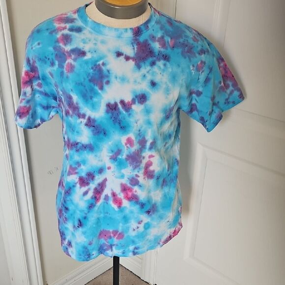 Gildan Tie-Dye Shirt in Blue and Purple - Picture 3 of 16